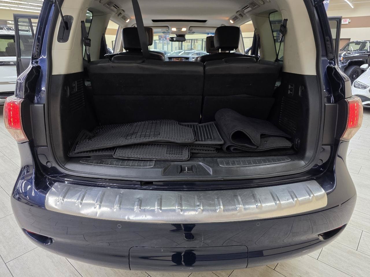 Used 2015 INFINITI QX80 4WD w/ Deluxe Technology Package image 14
