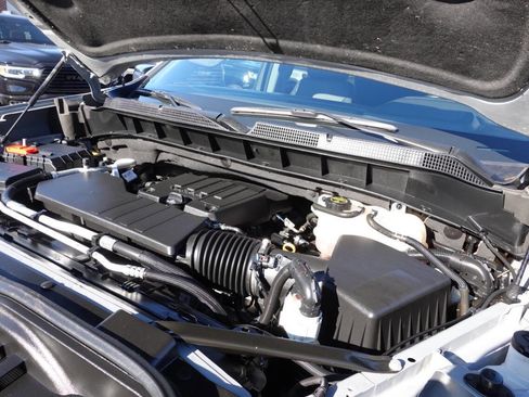 Used 2024 Chevrolet Silverado 1500 LT image 55