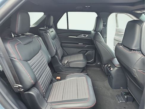 New 2026 Ford Explorer ST-Line w/ ST-Line Street Pack AWD/4WD image 17