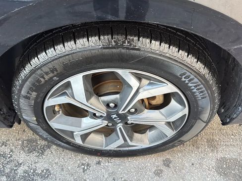 Used 2019 Kia Forte LXS image 9