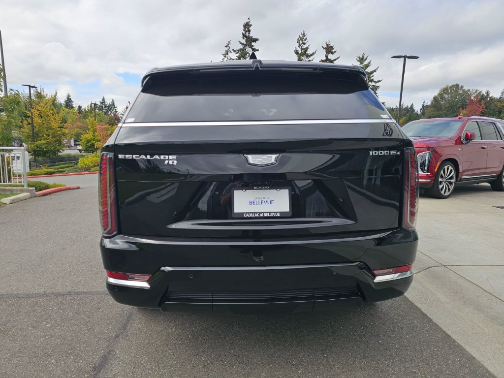 New 2026 Cadillac Escalade IQ Luxury 1 w/ LPO, Floor Liner Package AWD/4WD image 6