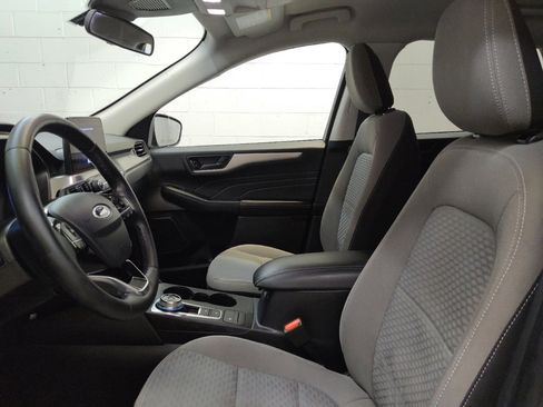 Used 2022 Ford Escape SE w/ Cold Weather Package AWD/4WD image 17