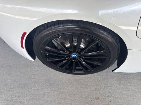 Used 2019 BMW i8 Coupe AWD/4WD image 21