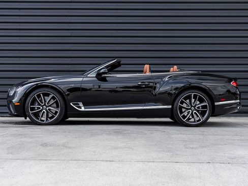Used 2022 Bentley Continental GT image 10