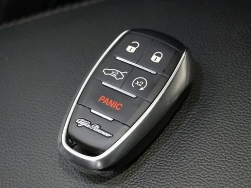 Used 2023 Alfa Romeo Giulia Estrema AWD/4WD image 34