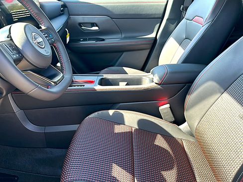 New 2026 Nissan Kicks SR image 10