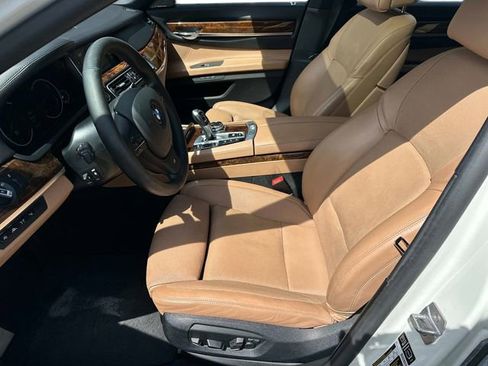 Used 2015 BMW 740Li xDrive image 19