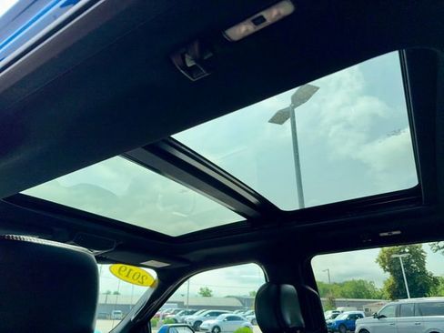 Used 2019 Ford F150 Lariat w/ Equipment Group 502A Luxury AWD/4WD image 33