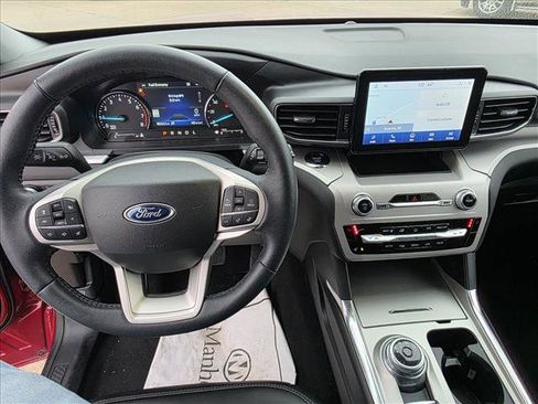 Used 2023 Ford Explorer XLT w/ Equipment Group 202A image 11