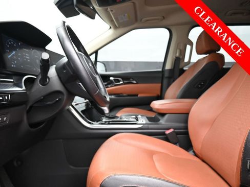 Used 2023 Kia Carnival SX Prestige image 13
