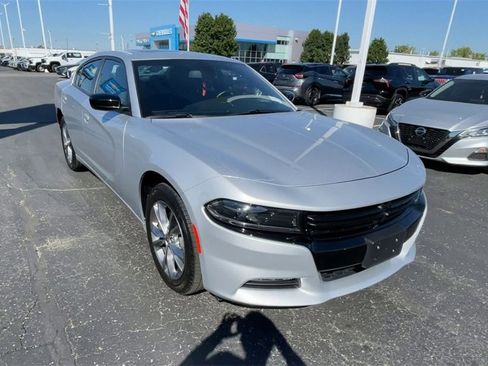 Used 2023 Dodge Charger SXT image 4