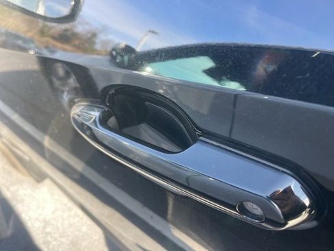 Used 2020 Toyota RAV4 XLE image 29