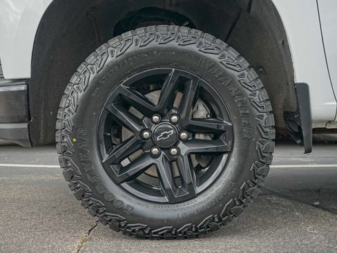 Used 2020 Chevrolet Silverado 1500 Custom Trail Boss w/ Custom Convenience Package image 10