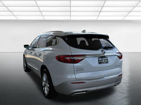 Used 2018 Buick Enclave Premium w/ Experience Buick Package FWD image 8