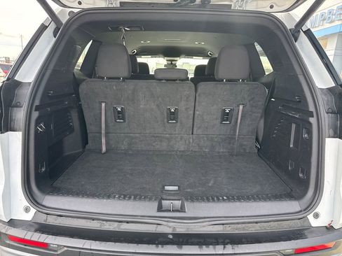 Used 2025 GMC Acadia Elevation image 26