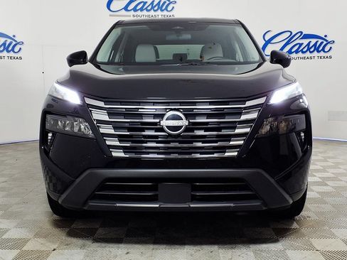 Used 2025 Nissan Rogue SV FWD image 3