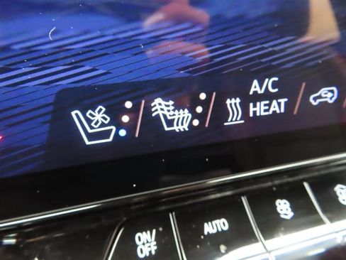Used 2025 Chevrolet Blazer EV RS AWD/4WD image 35