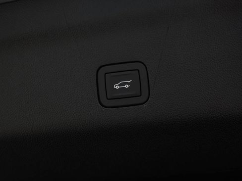 New 2026 GMC Yukon Denali w/ Denali Reserve Package AWD/4WD image 10
