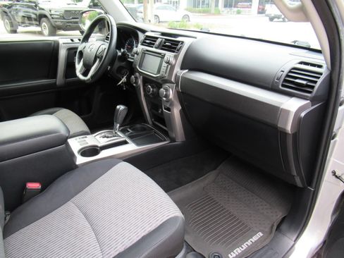 Used 2018 Toyota 4Runner SR5 RWD image 11