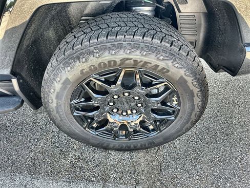 New 2026 GMC Hummer EV 4x4 Crew Cab image 12