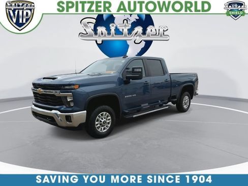 Used 2025 Chevrolet Silverado 2500 LT w/ Convenience Package AWD/4WD image 4