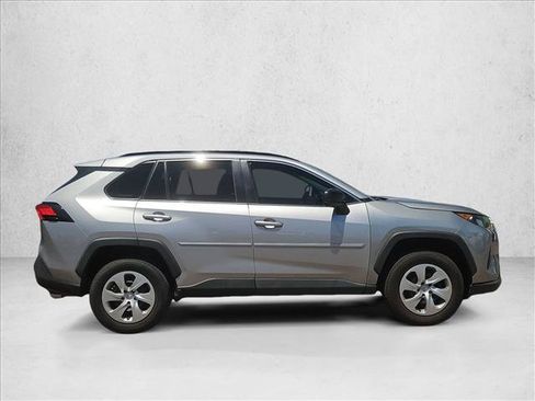 Used 2021 Toyota RAV4 LE w/ Carpet Mat Package (TMS) AWD/4WD image 4