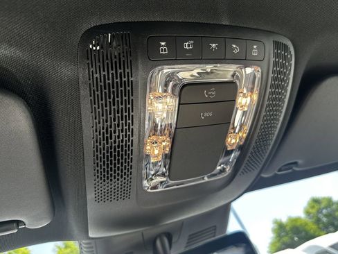 Certified 2025 Mercedes-Benz GLA 250 4MATIC image 33