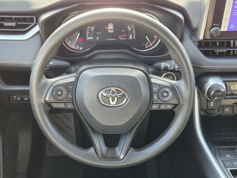 Used 2025 Toyota RAV4 XLE FWD image 15