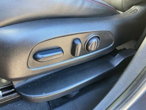 Used 2022 Chevrolet Equinox RS w/ LPO, Floor Liner Package image 17