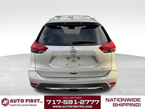 Used 2017 Nissan Rogue SV w/ SV Premium Package AWD/4WD image 4