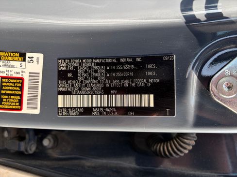 Certified 2024 Toyota Grand Highlander AWD image 32