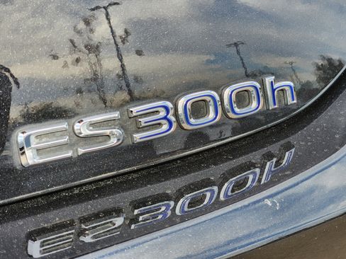 Used 2022 Lexus ES 300h Ultra Luxury image 30