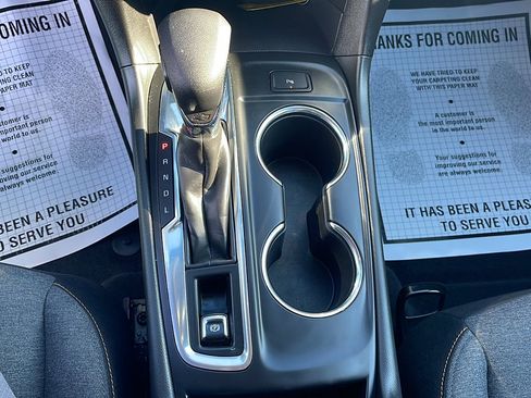 Used 2022 Chevrolet Equinox LT image 12