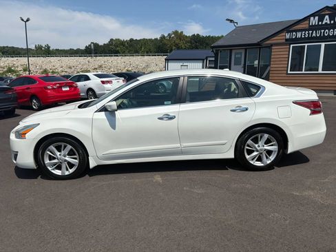 Used 2015 Nissan Altima 2.5 SV FWD image 3