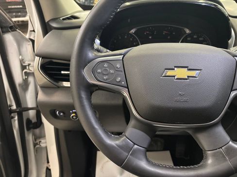 Used 2020 Chevrolet Traverse LT w/ Driver Confidence II Package AWD/4WD image 14