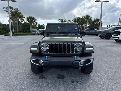 Used 2024 Jeep Wrangler Unlimited Sahara w/ Technology Group AWD/4WD image 8