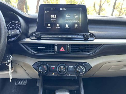 Used 2021 Kia Forte LXS image 12