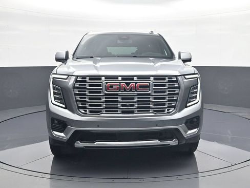 Used 2025 GMC Yukon Denali AWD/4WD image 3