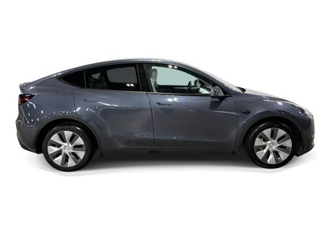 Certified 2023 Tesla Model Y Long Range AWD/4WD image 7