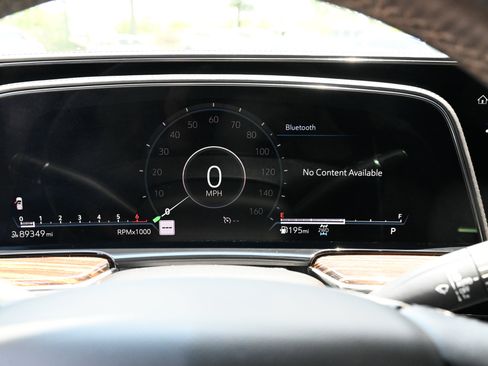 Used 2021 Cadillac Escalade ESV Premium Luxury AWD/4WD image 29