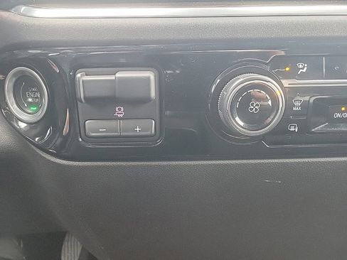 Used 2024 Chevrolet Silverado 2500 LT image 19