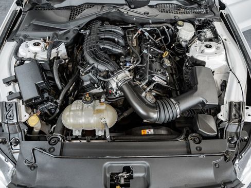 Used 2017 Ford Mustang Coupe image 19