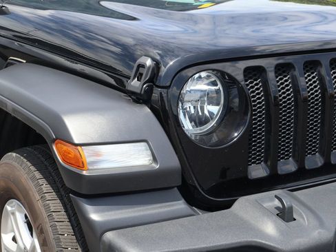 Used 2022 Jeep Wrangler Unlimited Sport AWD/4WD image 4