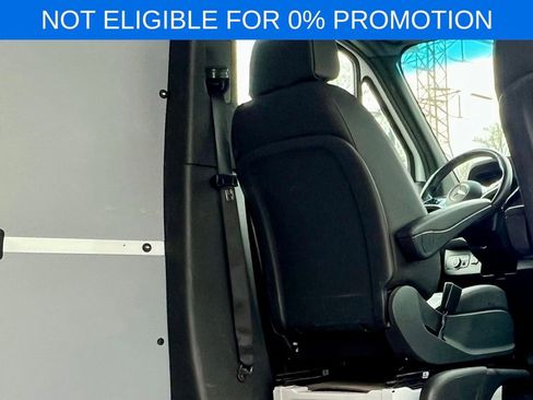 Used 2025 Mercedes-Benz Sprinter 2500 image 21