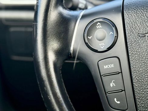 Used 2012 Hyundai Genesis 3.8 w/ Premium Pkg image 19