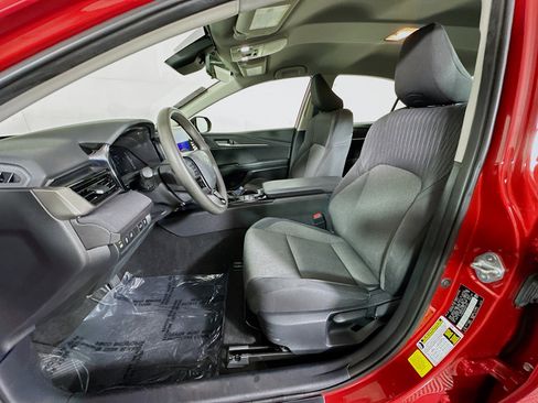Used 2025 Toyota Camry LE FWD image 12