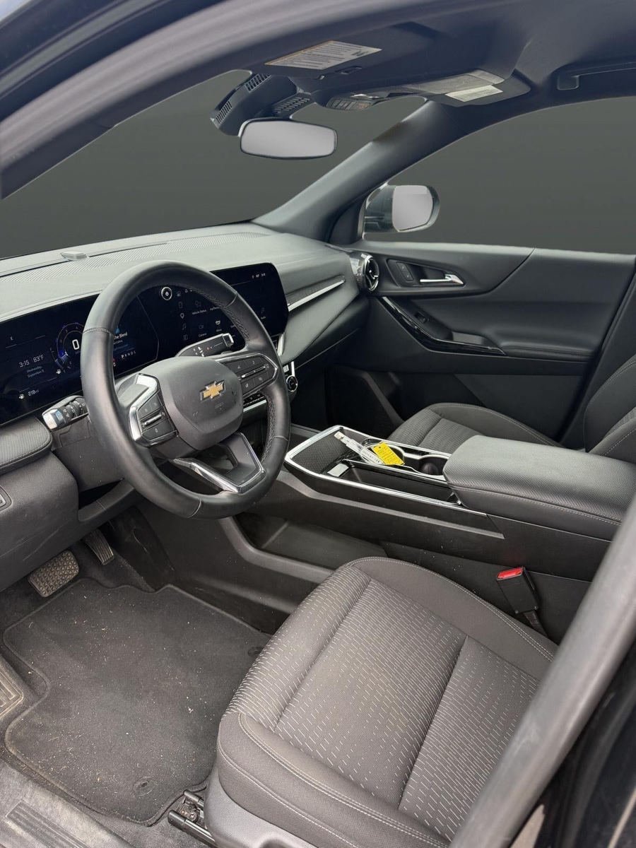 Used 2025 Chevrolet Equinox LT FWD image 6