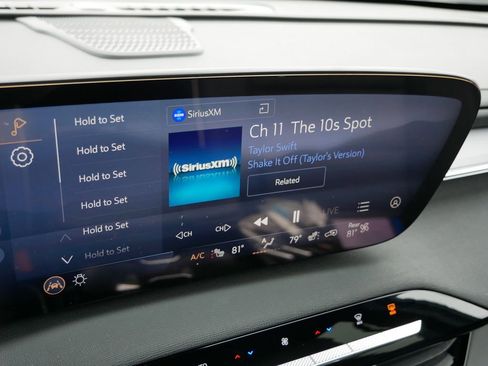 Used 2025 Buick Enclave Sport Touring image 18