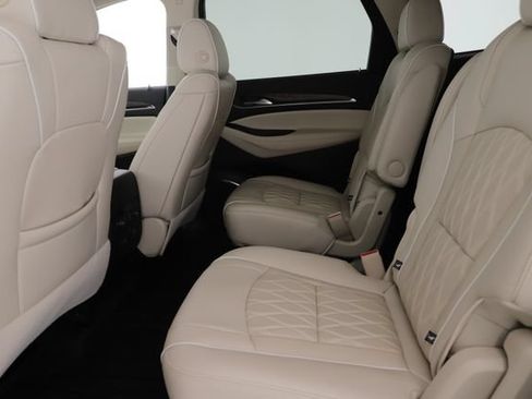 Used 2024 Buick Enclave Avenir w/ Avenir Technology Package AWD/4WD image 28
