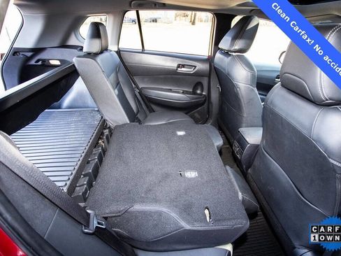 Used 2022 Toyota Corolla Cross XLE image 27